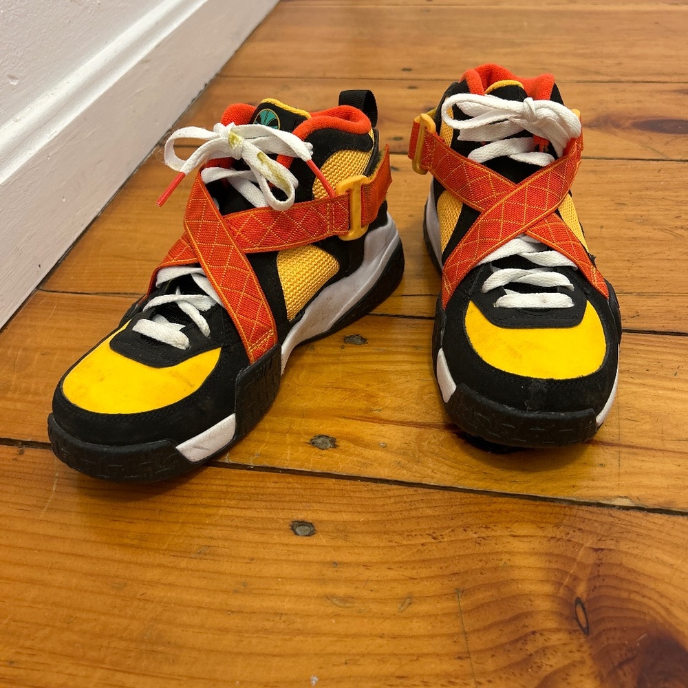 Boys Nike Air Raid Raygun Sneakers (Roswell)